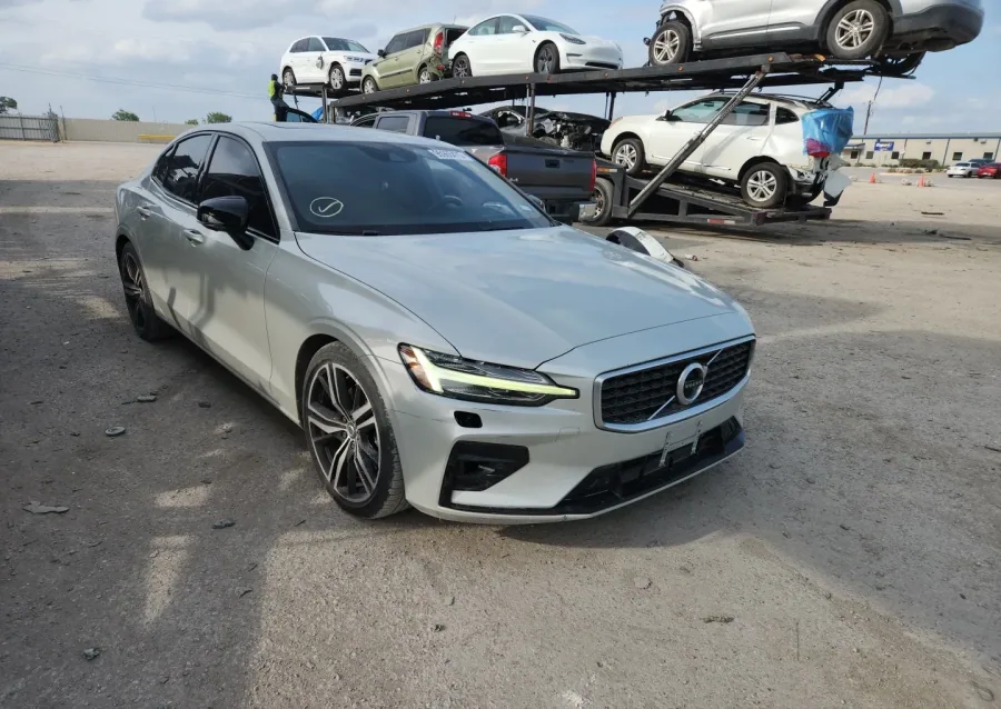 Volvo S60 T5 R-Design 2019 – realizacja importu z USA, zdjęcie 1