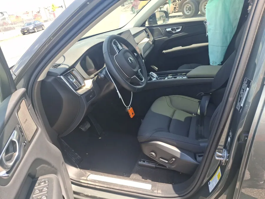 Volvo XC60 Plus 2026 – realizacja importu z USA, zdjęcie 1